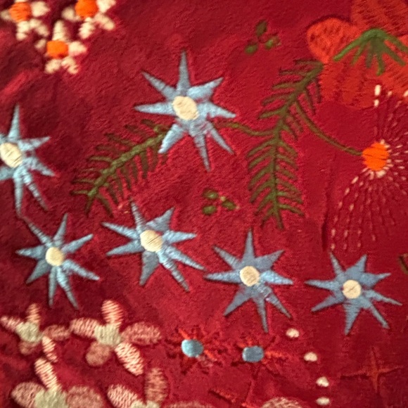Chic Floral Embroidered Red Clutch - Picture 4 of 8